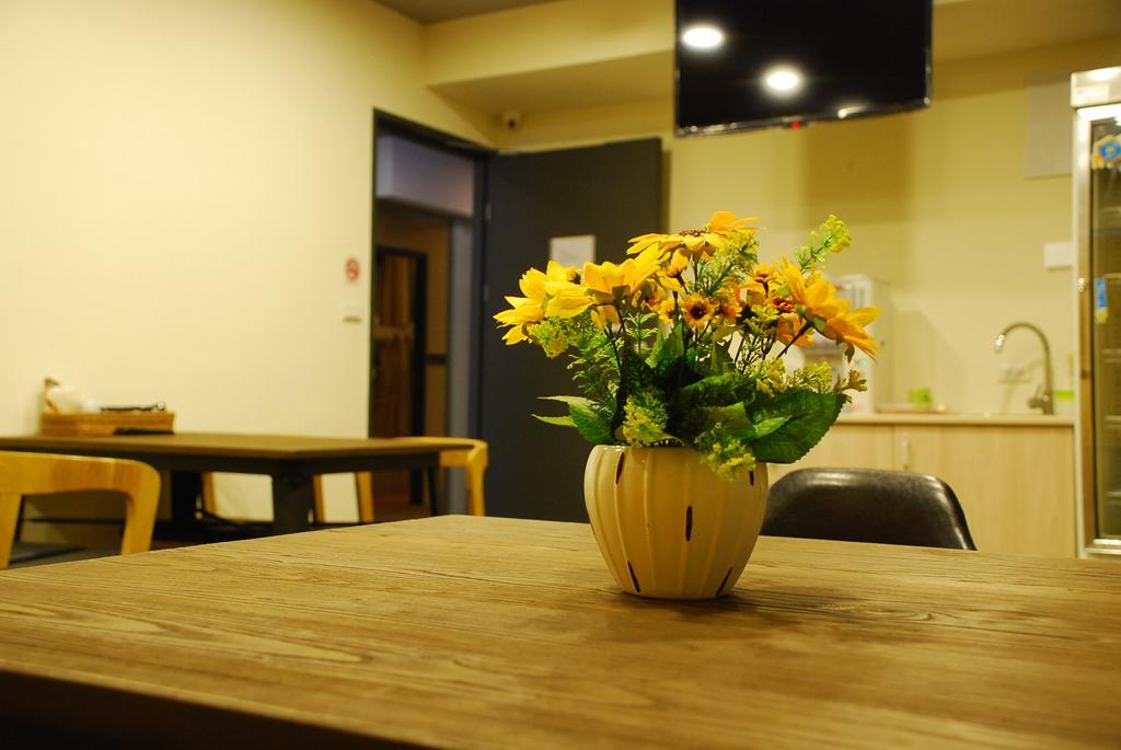 Taipei Livepal Hostel Экстерьер фото